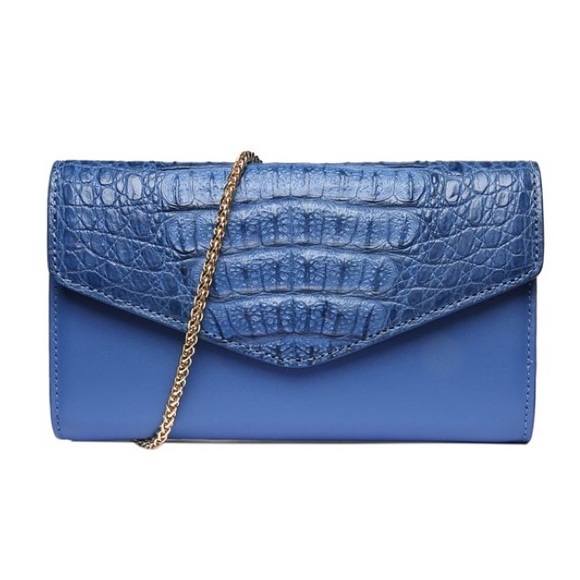 D’MOM Handbags - 🎉Clearance D’MOM Curva Classic Envelope Clutch!
